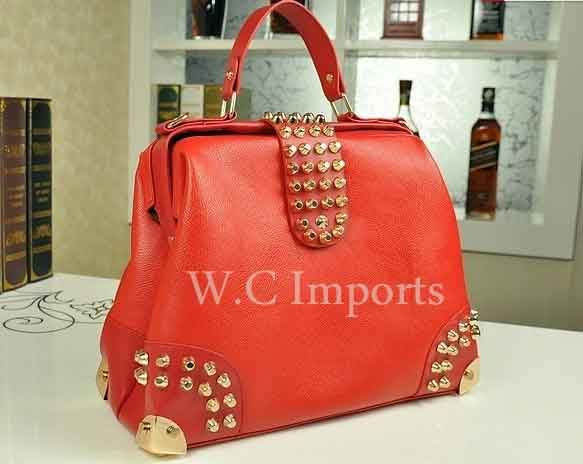 Bolsa Vermelha com ferragens douradas